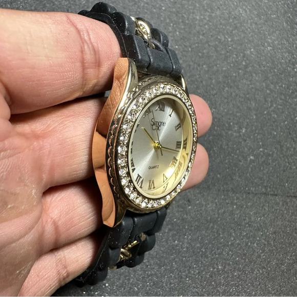 Simone Chic Ladies Fashion Quartz Watch Gold Tone RhineStone Accents Working - Picture 6 of 9